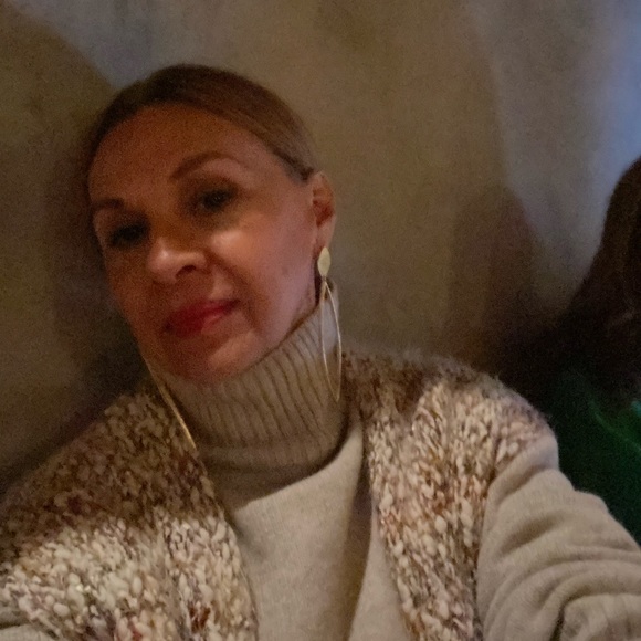 Meet your Posher, Carmen - Picture 2 of 2